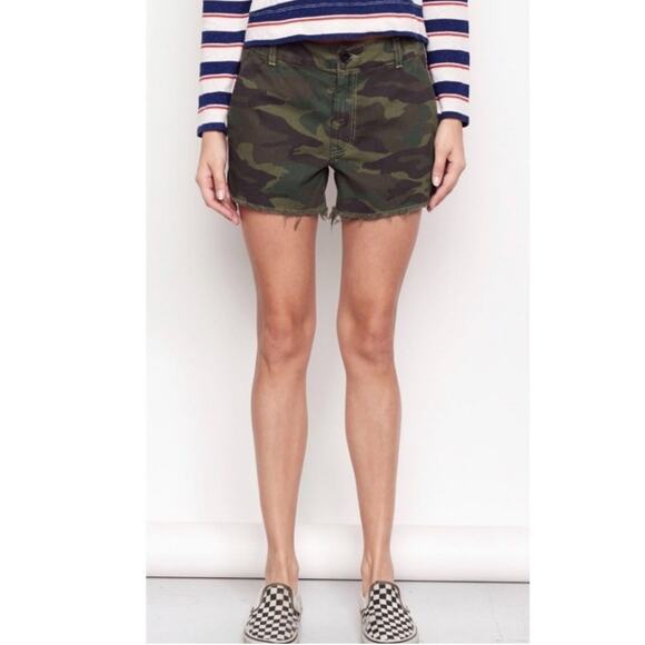 Sundry Camo Shorts w Side Stripe. - Picture 1 of 4
